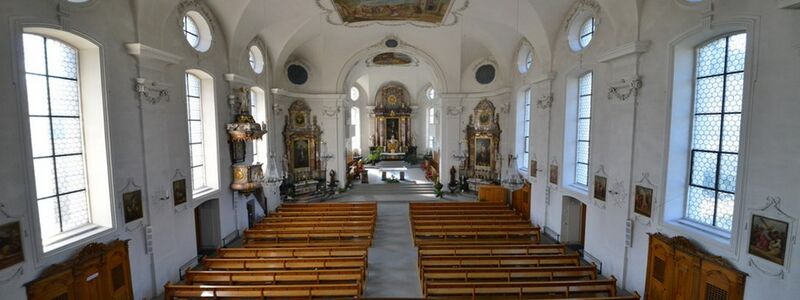 Datei:Pfarrkirche St. Leonhard, Innenansicht.jpg