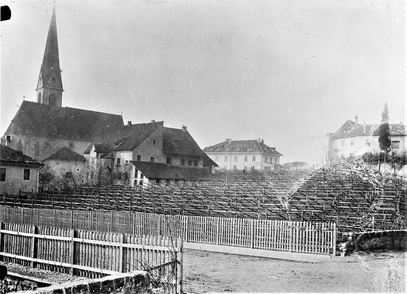 Datei:Obere Kirche Gries.jpg