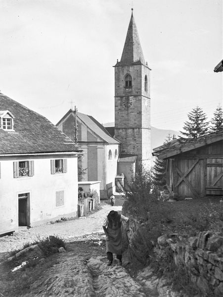 Datei:Jenesien Koefler-Haus.jpg